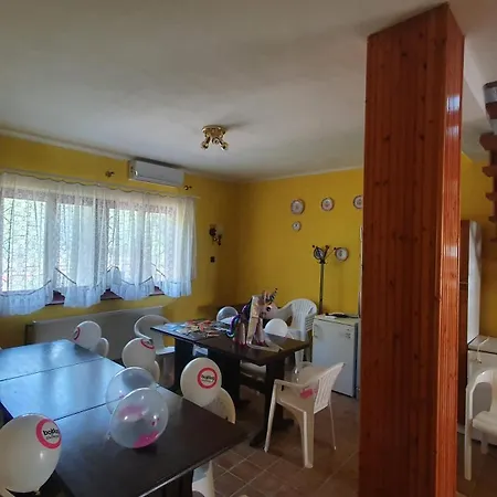 Gold Guest house Zamardi