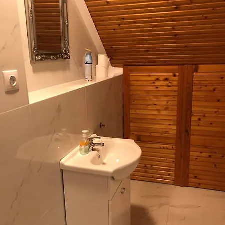 Gold Guest house Zamardi